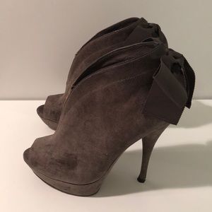 Vera Wang suede leather high heel platform boots